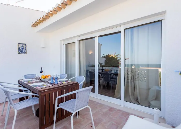 別荘 Coolhouses Algarve Luz, 3 Bed Townhouse W/ Beautiful Sea View, Bay 76 Luz