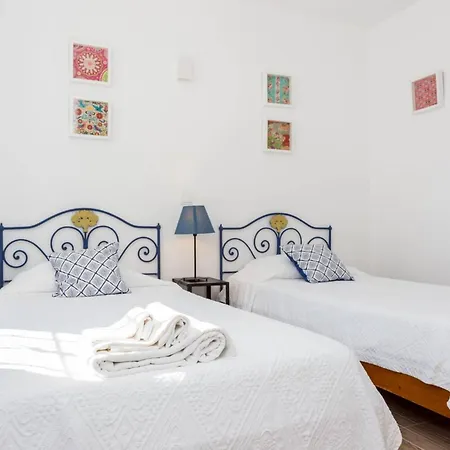 Coolhouses Algarve Luz, 3 Bed Townhouse W/ Beautiful Sea View, Bay 76 بيت للعطل *