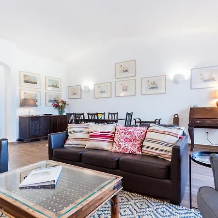 Сasa de vacaciones Coolhouses Algarve Luz, 3 Bed Townhouse W/ Beautiful Sea View, Bay 76