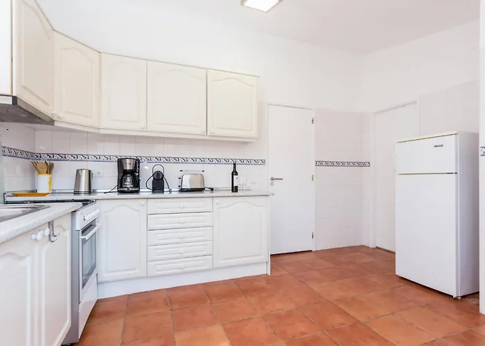 Coolhouses Algarve Luz, 3 Bed Townhouse W/ Beautiful Sea View, Bay 76